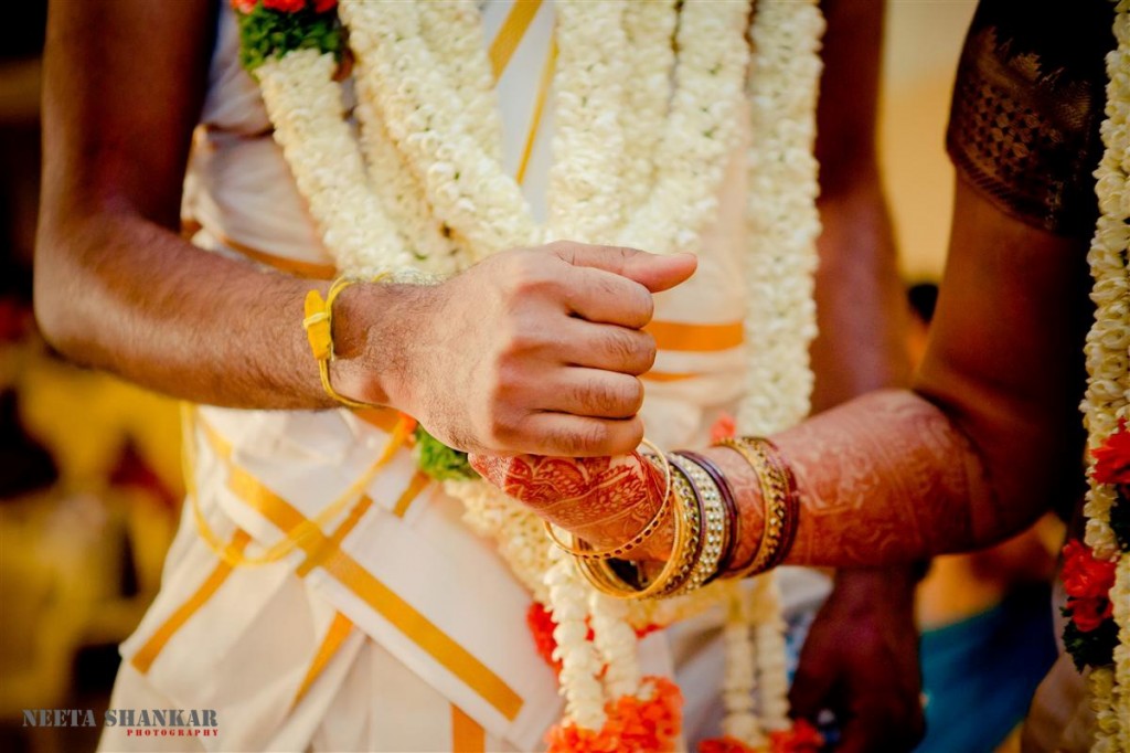 Ranjitha-Adarsh-Candid-Wedding-Photography-Amara-Kalyana-Mantapa-Bangalore-India-Neeta-Shankar-Photography-31